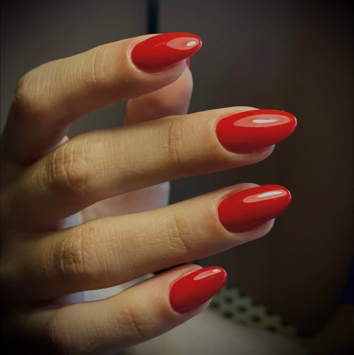 RÉALISER UNE BEAUTÉ DES MAINS PARFAITE & POSE DE VERNIS SEMI-PERMANENT - 1J